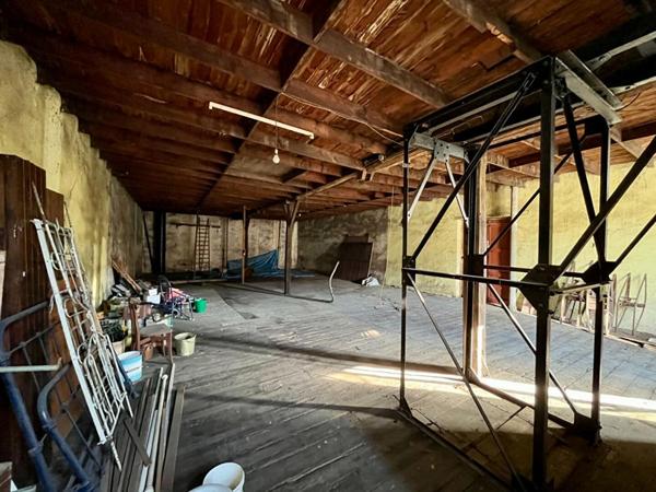 Immeuble de 2 plateaux - 285 m²