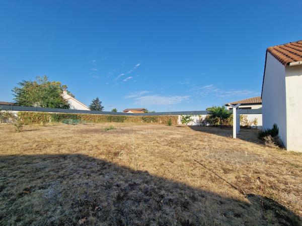 TERRAIN SAINT JULIEN PROCHE CENTRE BOURG
