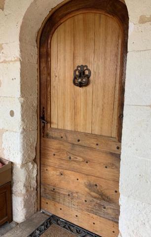 Ensemble demeure XVIII avec hangar et atelier d'exploitation 14 ha de terres