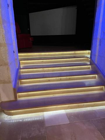 Ensemble demeure XVIII avec hangar et atelier d'exploitation 14 ha de terres