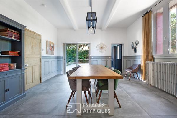 Grande maison de notable avec piscine et dépendance