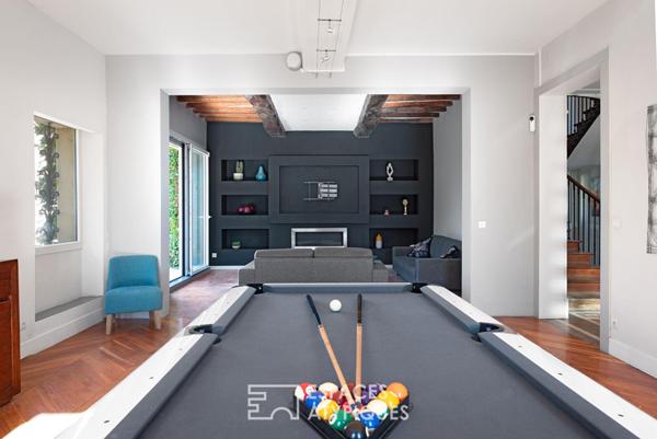 Grande maison de notable avec piscine et dépendance