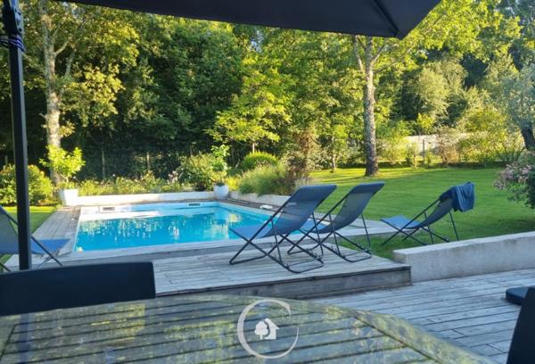 Baron (33750) VILLA ARCHITECTE T7 - 6 CHAMBRES - PISCINE - GARAGE