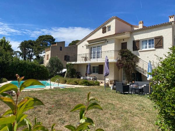 Charmante villa à Six-Fours-les-Plages, idéale pour 2 familles ou investissement locatif