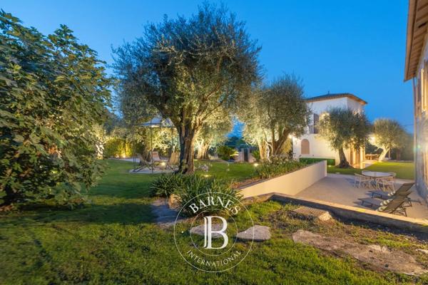 Grasse, Maison 6 Chambres -  215 m² à vendre