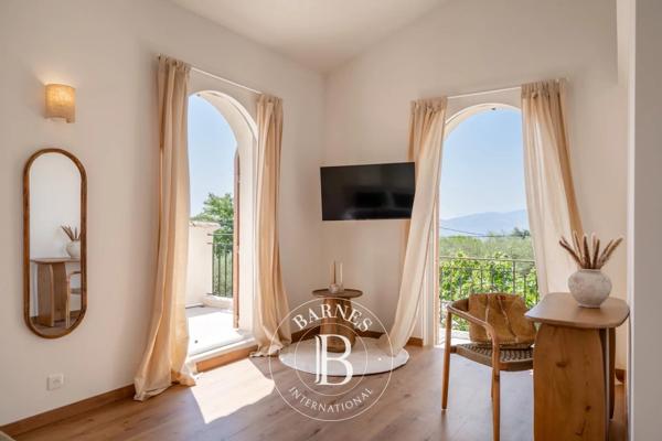 Grasse, Maison 6 Chambres -  215 m² à vendre