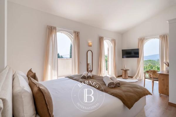 Grasse, Maison 6 Chambres -  215 m² à vendre