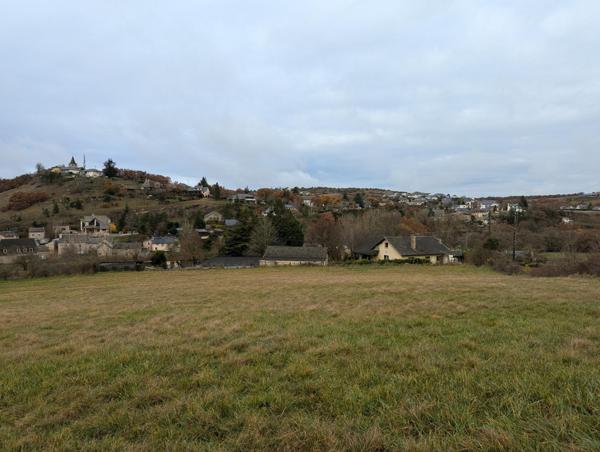 Grand terrain à batir avec vue magnifique Lot 1