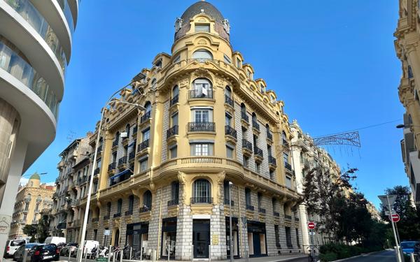 Appartement à vendre    4 pièces • 133 m2 Nice