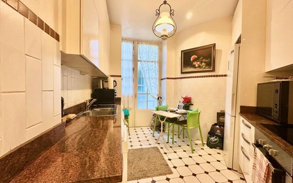 Appartement à vendre    4 pièces • 133 m2 Nice