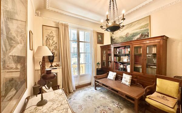 Appartement à vendre    4 pièces • 133 m2 Nice