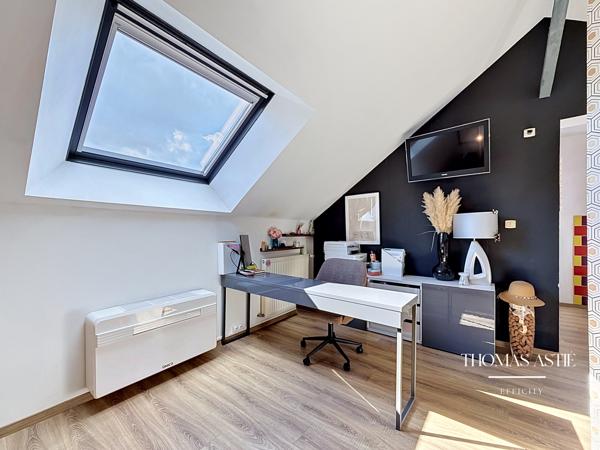 Maison
         6 pièces
        - 175 m² 368 000 € *
