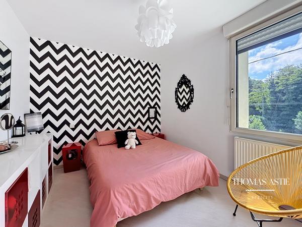 Maison
         6 pièces
        - 175 m² 368 000 € *