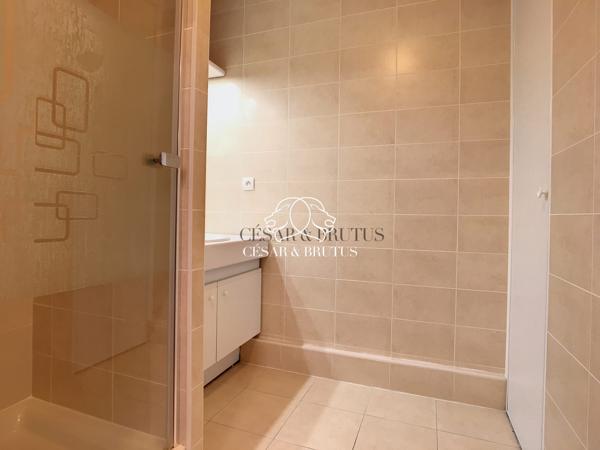 Appartement T2 Récent de 44m2 avec Balcon, cave et garage – Lyon 8
