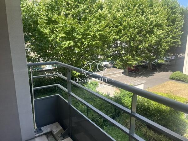 Appartement T2 Récent de 44m2 avec Balcon, cave et garage – Lyon 8