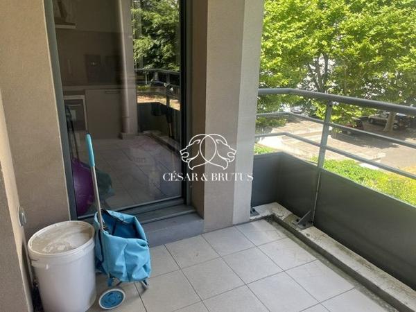 Appartement T2 Récent de 44m2 avec Balcon, cave et garage – Lyon 8