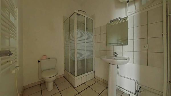 F2 ENTIEREMENT RÉNOVÉ