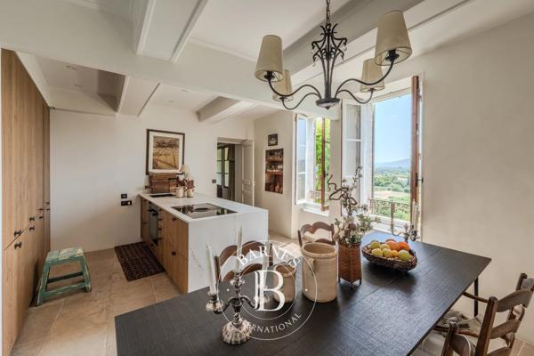 Cadenet, Maison de village 3 Chambres -  181 m² à vendre