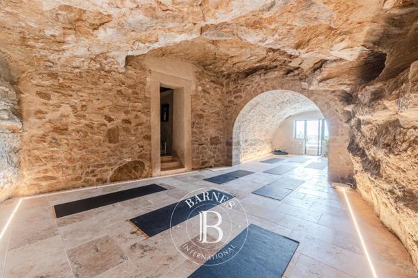 Cadenet, Maison de village 3 Chambres -  181 m² à vendre