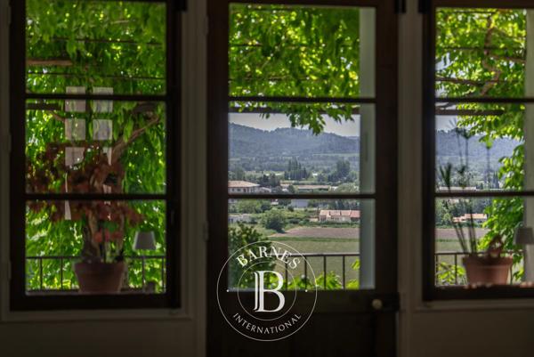 Cadenet, Maison de village 3 Chambres -  181 m² à vendre