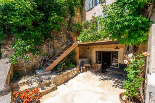Cadenet, Maison de village 3 Chambres -  181 m² à vendre
