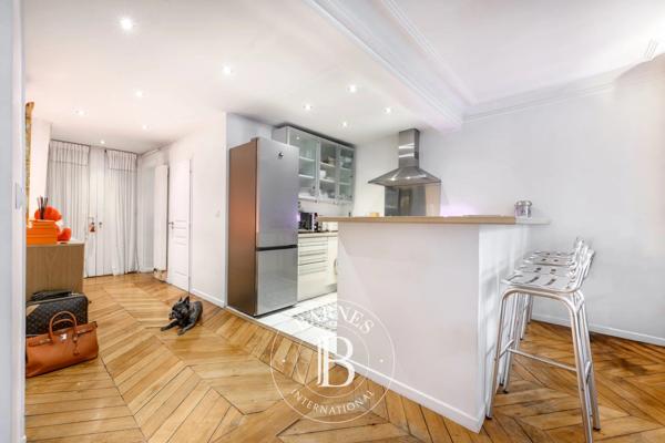 Paris 8ème, Appartement 2 Chambres -  77 m² à vendre