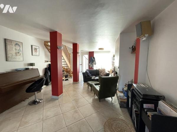 A VENDRE - REZE - Pont-Rousseau - Chêne Gala - Maison d'env 121m² hab avec jardin et garage 