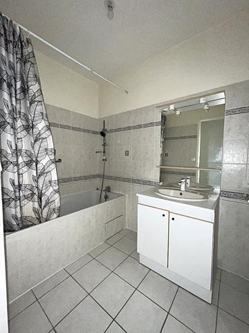 Appartement T3 dans Château historique - Jonzac Centre Ville