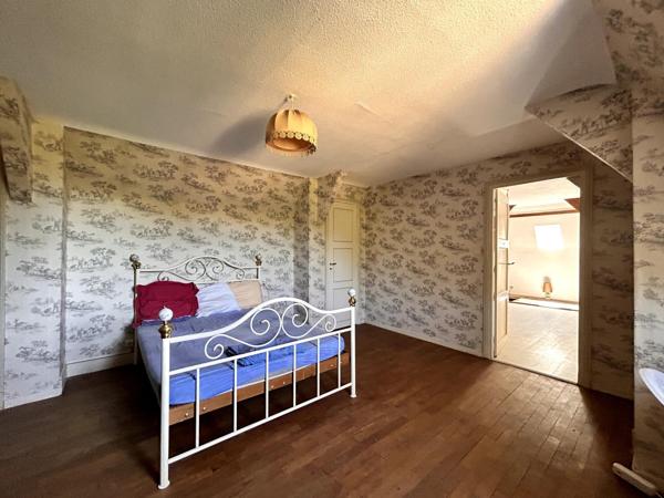 Maison à COUR-CHEVERNY, 41700 - 10 pièces 200m²