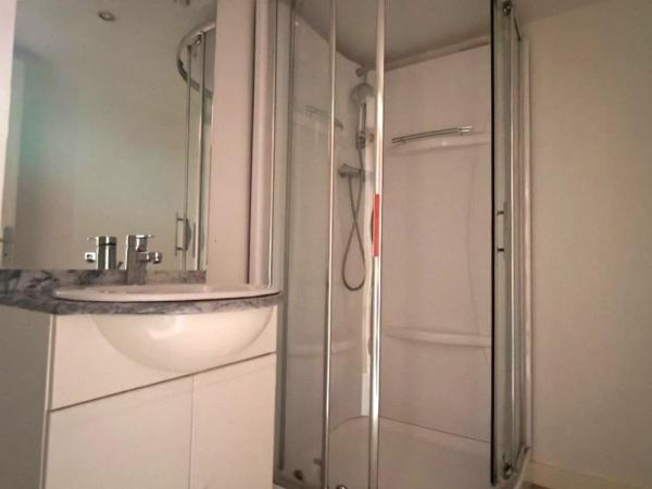 maison située dans le bourg de Saint-Pierre-de-Plesguen