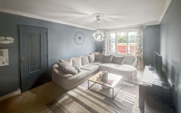 Appartement à vendre    2 pièces • 43,24 m2 Les Pavillons-sous-Bois