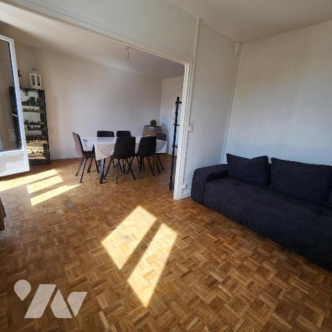 Appartement 4 pièces rénové avec cave et garage