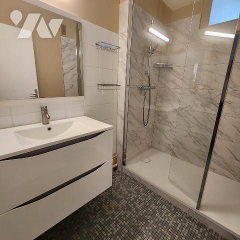 Appartement 4 pièces rénové avec cave et garage