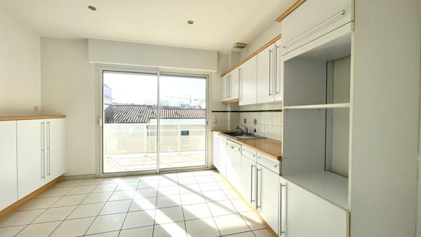 APPARTEMENT TYPE 4 EN DERNIER ÉTAGE ! 