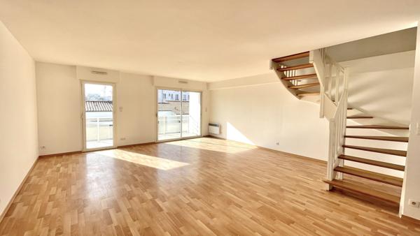 APPARTEMENT TYPE 4 EN DERNIER ÉTAGE ! 