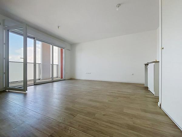 APPARTEMENT T2 SECTEUR NANTES SUD STATIONNEMENT BUSWAY