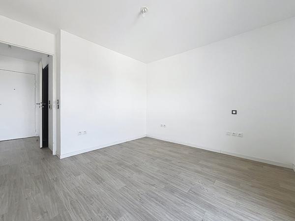 APPARTEMENT T2 SECTEUR NANTES SUD STATIONNEMENT BUSWAY