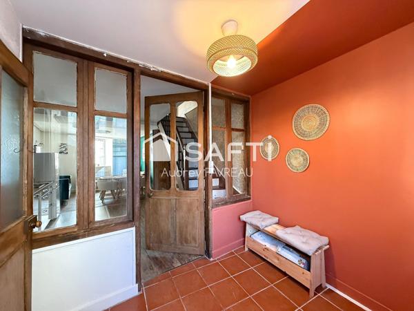 Maison de ville rénovée vendue entièrement meublée