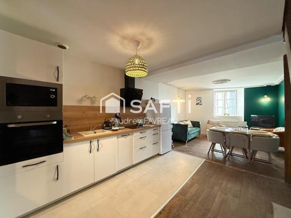 Maison de ville rénovée vendue entièrement meublée