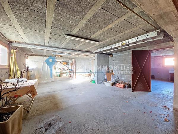Maison
                                                                                                                                                                                                                                                                                                                        4 pièce(s)                                                                                                                                                                                                          2 chambre(s)                                                                                                                                                                                                          95  m²
