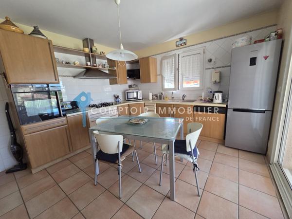 Maison
                                                                                                                                                                                                                                                                                                                        6 pièce(s)                                                                                                                                                                                                          4 chambre(s)                                                                                                                                                                                                          147  m²