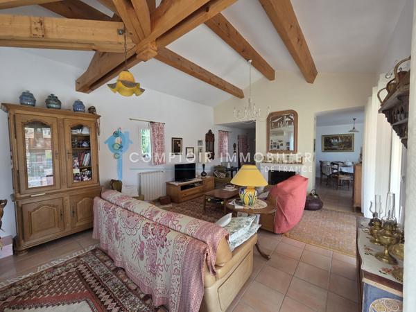 Maison
                                                                                                                                                                                                                                                                                                                        6 pièce(s)                                                                                                                                                                                                          4 chambre(s)                                                                                                                                                                                                          147  m²