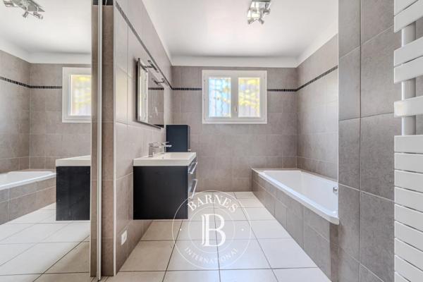 Aix-en-Provence, Maison 6 Chambres -  260 m² à vendre