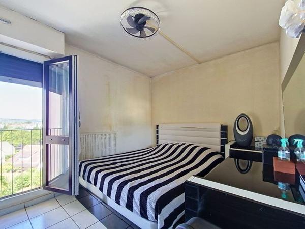 Appartement à vendre 133 000 € Les Mureaux 4 p 78,2 m² DPE F