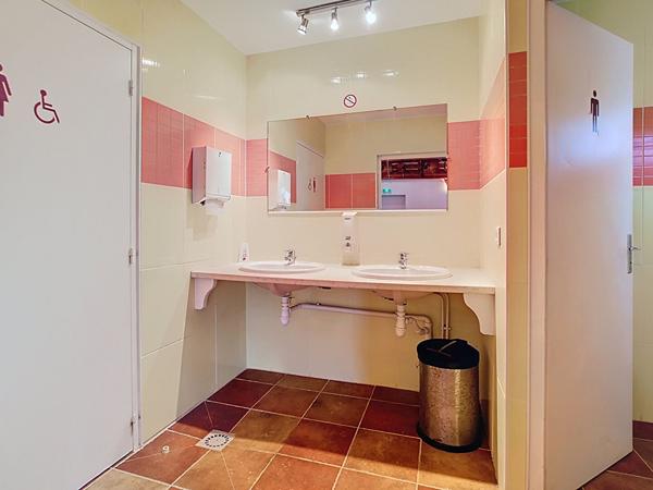 A vendre à Ussac proche Brive la Gaillarde - Local de 260 m² à usages multiples ? Réception, restauration ou habitation