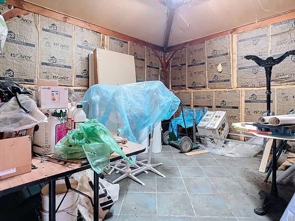 A vendre à Ussac proche Brive la Gaillarde - Local de 260 m² à usages multiples ? Réception, restauration ou habitation