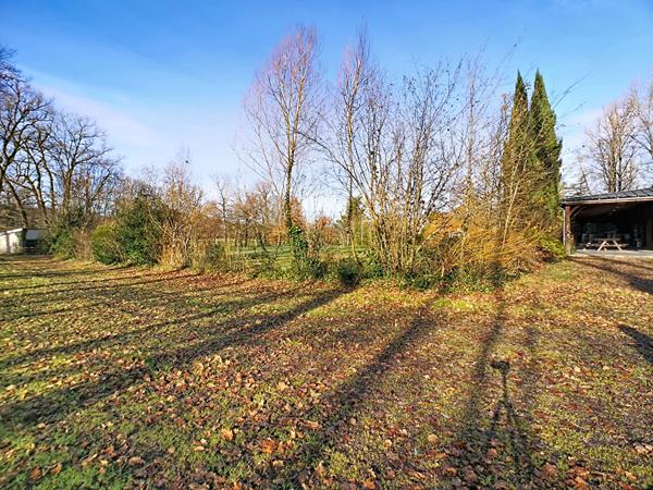 A vendre à Ussac proche Brive la Gaillarde - Local de 260 m² à usages multiples ? Réception, restauration ou habitation