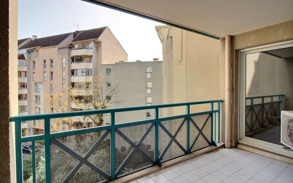Appartement à vendre    3 pièces • 67 m2 Marseille 8
