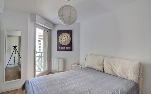 Appartement à vendre    3 pièces • 67 m2 Marseille 8