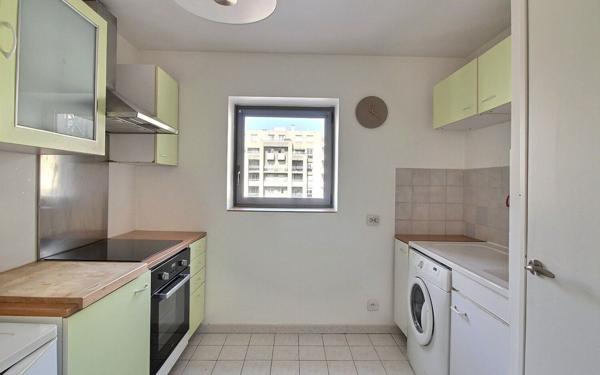 Appartement à vendre    3 pièces • 67 m2 Marseille 8